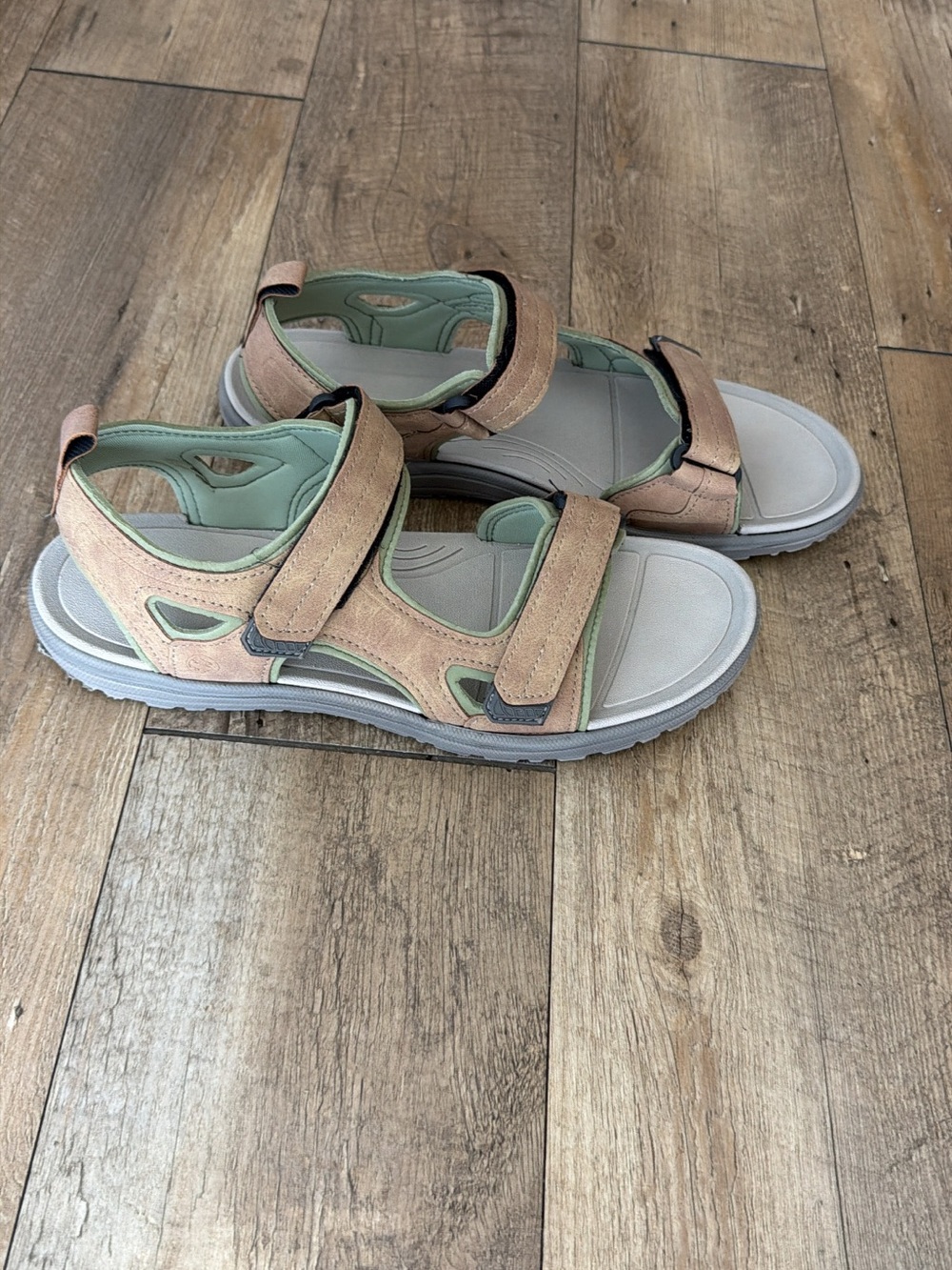 Northside Women’s Outdoor Hook-and-Loop Strap Sandals